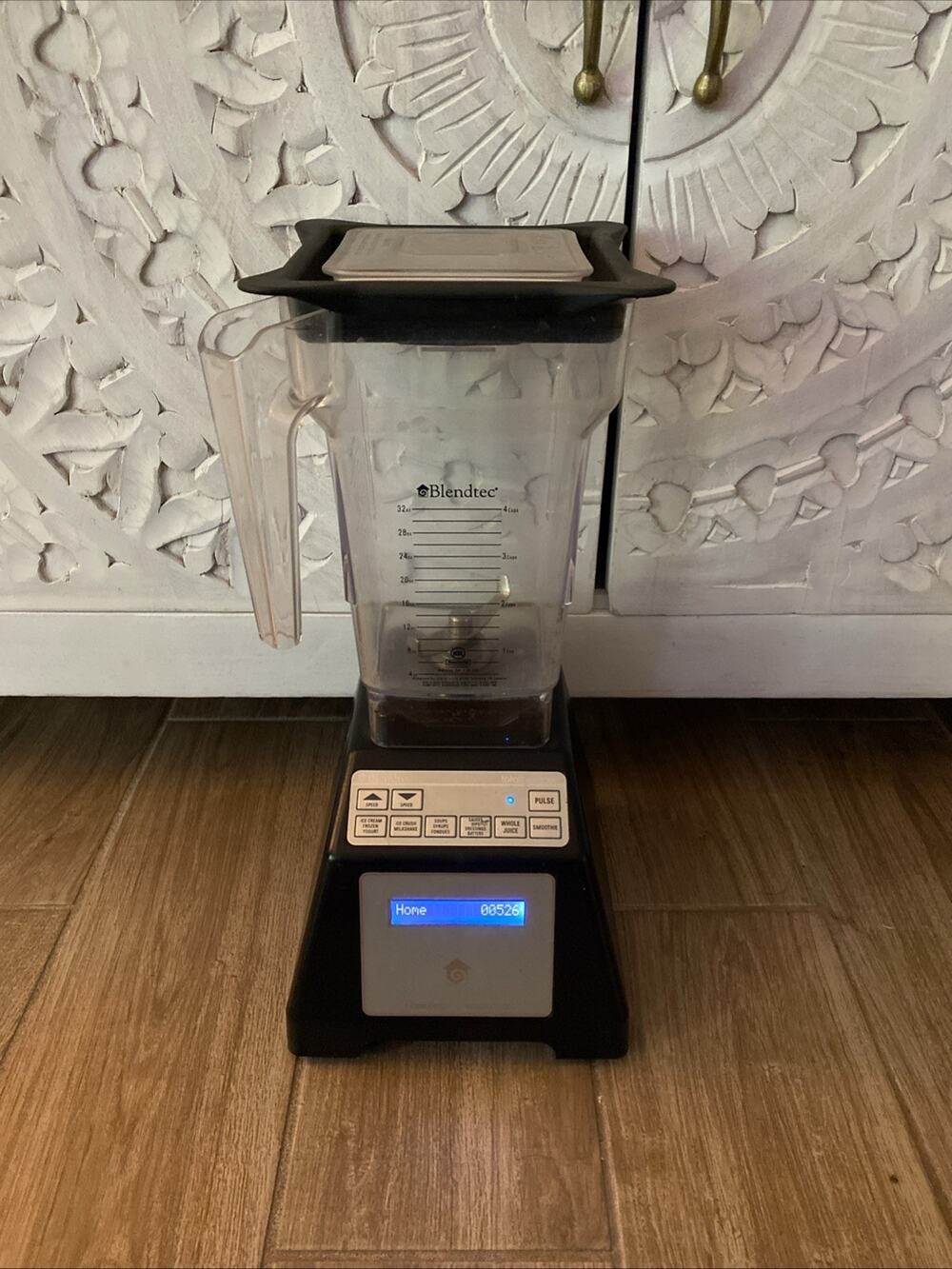 Blendtec ES3 Total Blender Professional Black 1560 Watts 32 oz 526 Cycles